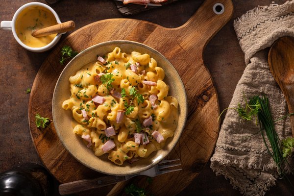 Which local delicacies should you try when visiting the Shetland Islands?